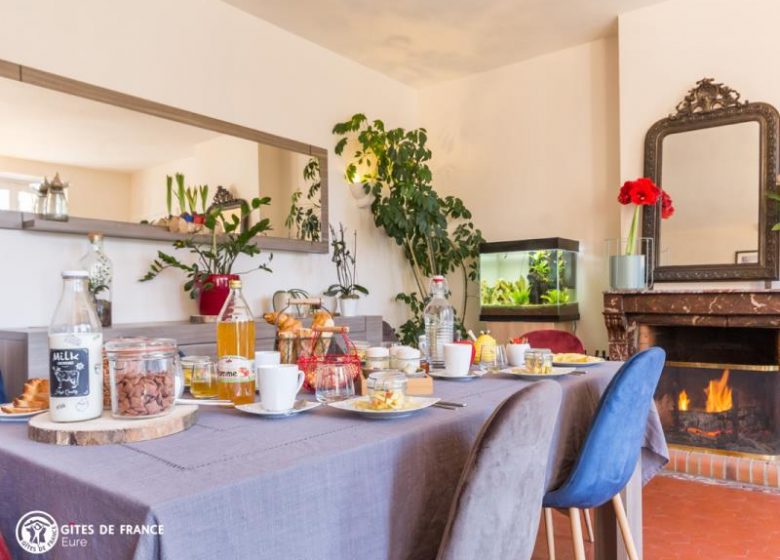 Chambre d’hôtes L’havre de Saint Germain – La chambre jaune