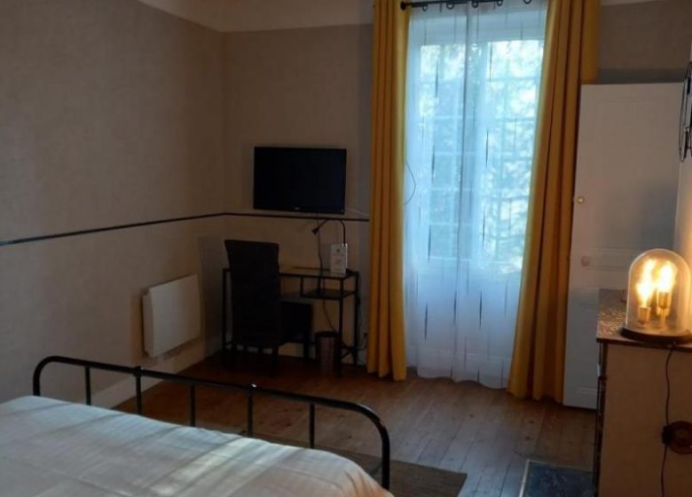 Chambre d’hôtes L’havre de Saint Germain – La chambre jaune